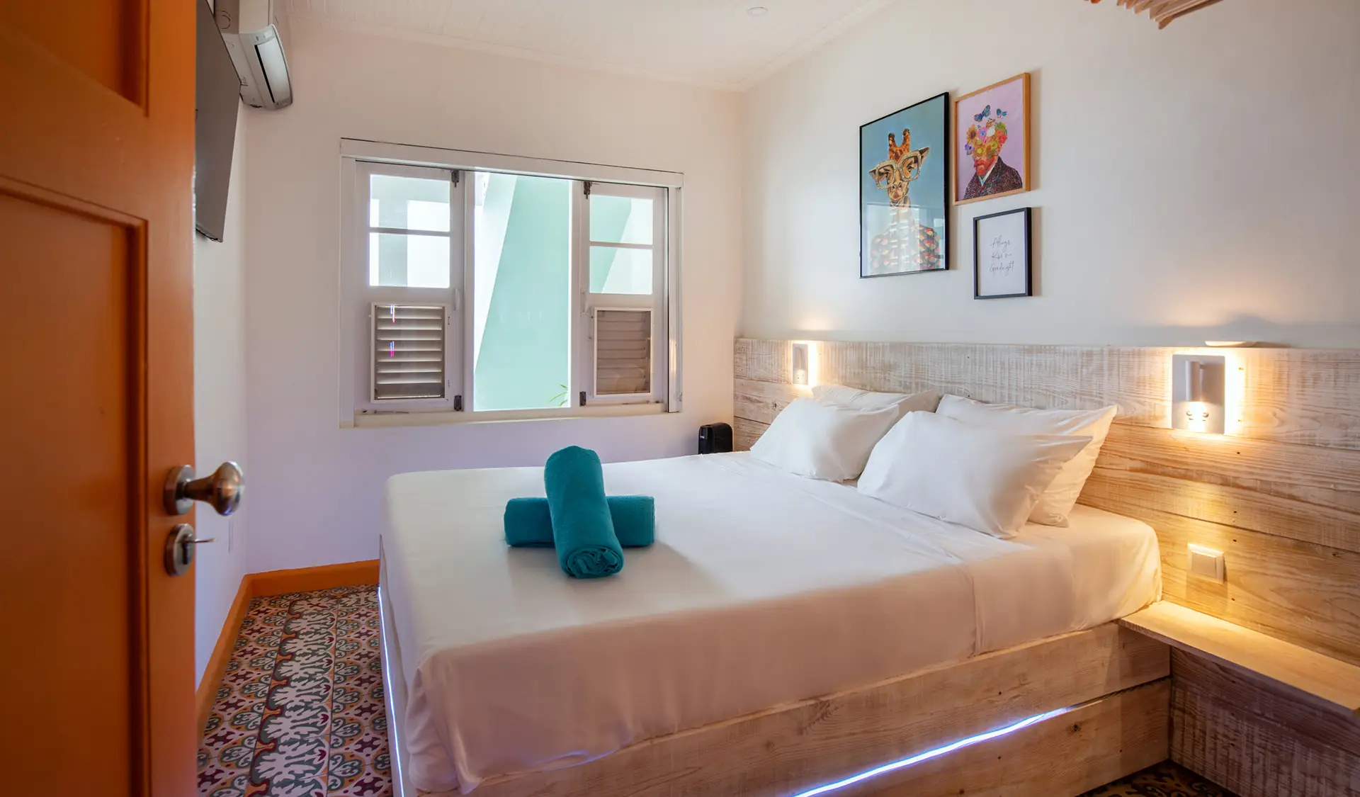 wynwood curacao sea view queen room bedroom